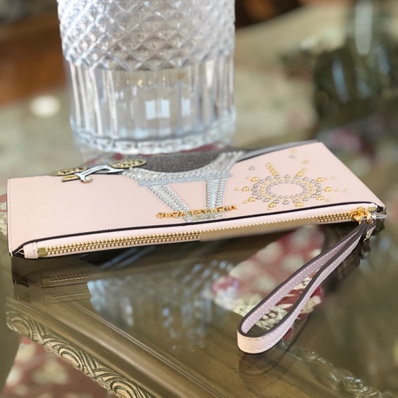 NWT Michael Kors limited edition Paris wristlet - Picture 2 of 8